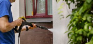 Choisir la bonne entreprise pour le nettoyage des façades à Montpellier - ideal-facades.fr
